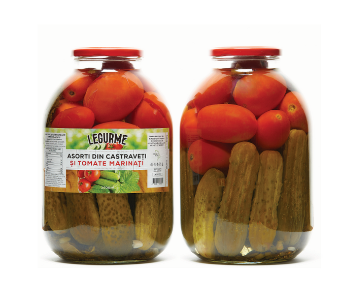 Asorti castraveți și tomate